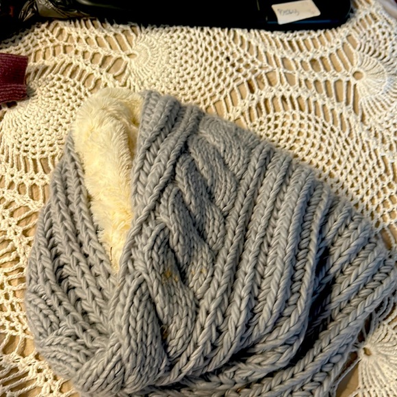 Accessories - Fuzzy, warm infinity scarf. Grey with white faux fur lining